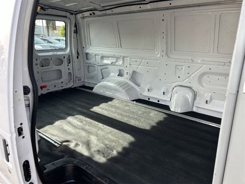 Used 2014 Ford E-250 and Econoline 250 image 13