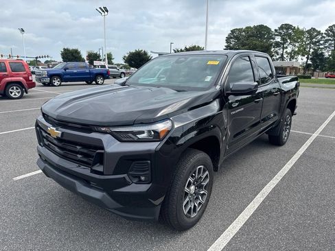 Used 2023 Chevrolet Colorado LT w/ LT Convenience Package III RWD image 2
