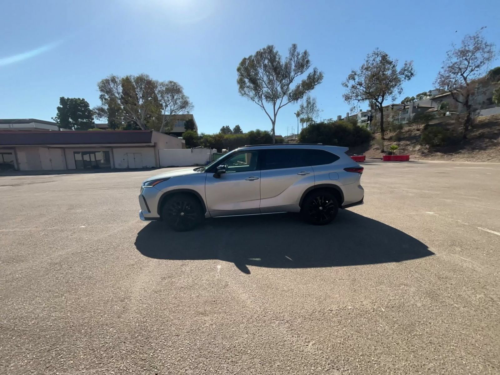 Used 2025 Toyota Highlander XSE AWD/4WD image 15