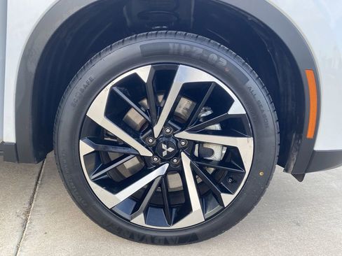 Used 2023 Mitsubishi Outlander SE image 7