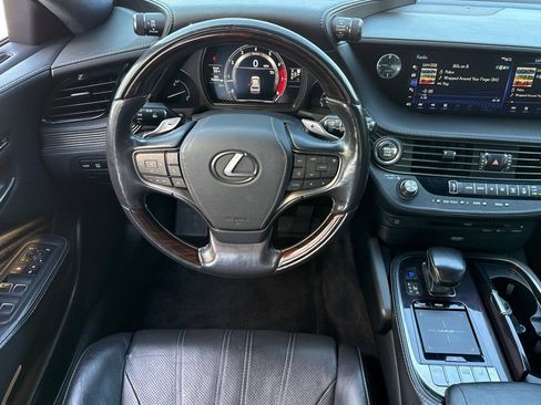 Used 2020 Lexus LS 500 w/ Interior Upgrade Package RWD image 27