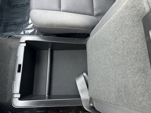 Used 2018 Chevrolet Silverado 1500 LT w/ All Star Edition image 31