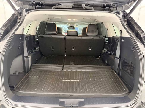 Used 2024 Toyota Highlander XLE image 33