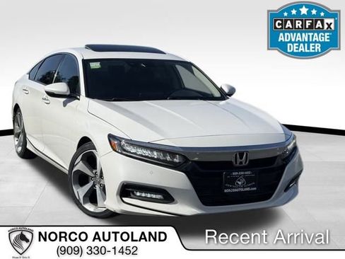 Used 2018 Honda Accord Touring image 1