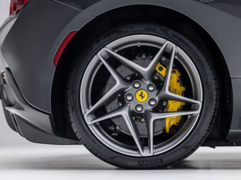 Certified 2022 Ferrari F8 Tributo RWD image 19