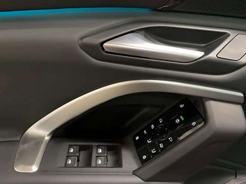 Used 2025 Audi Q5 Premium w/ Convenience Package image 27