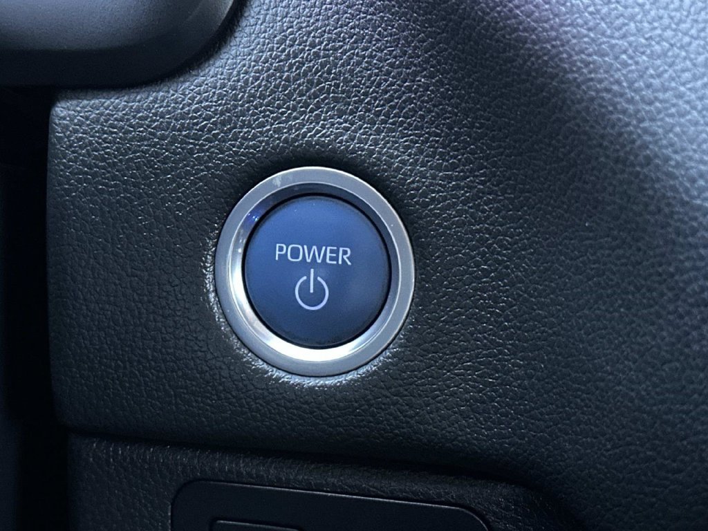Used 2024 Toyota Tundra Limited AWD/4WD image 32