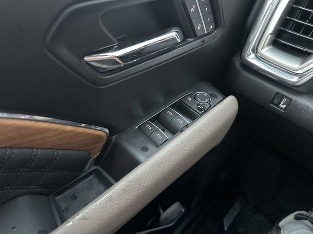 Used 2024 GMC Canyon Denali AWD/4WD image 14