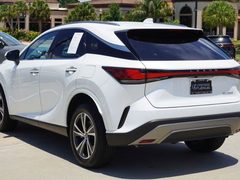 Used 2025 Lexus RX 350 Premium w/ Accessory Package (Z1) FWD image 9