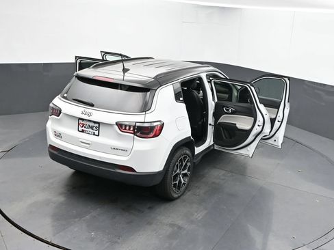 Used 2025 Jeep Compass Limited AWD/4WD image 57