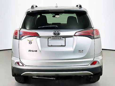 Used 2018 Toyota RAV4 XLE AWD/4WD image 6