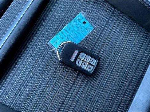 Used 2024 Honda Odyssey Sport image 36