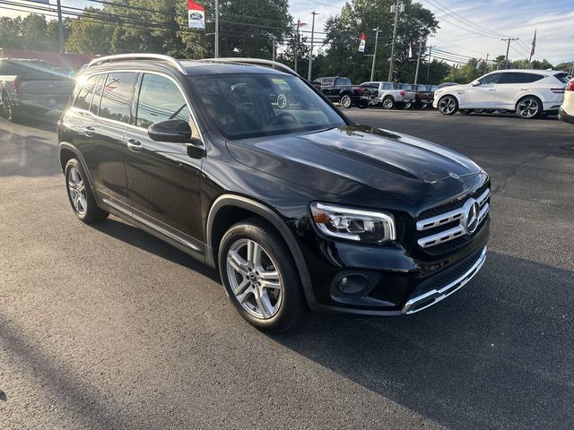 Used 2023 Mercedes-Benz GLB 250 4MATIC w/ Premium Package image 11