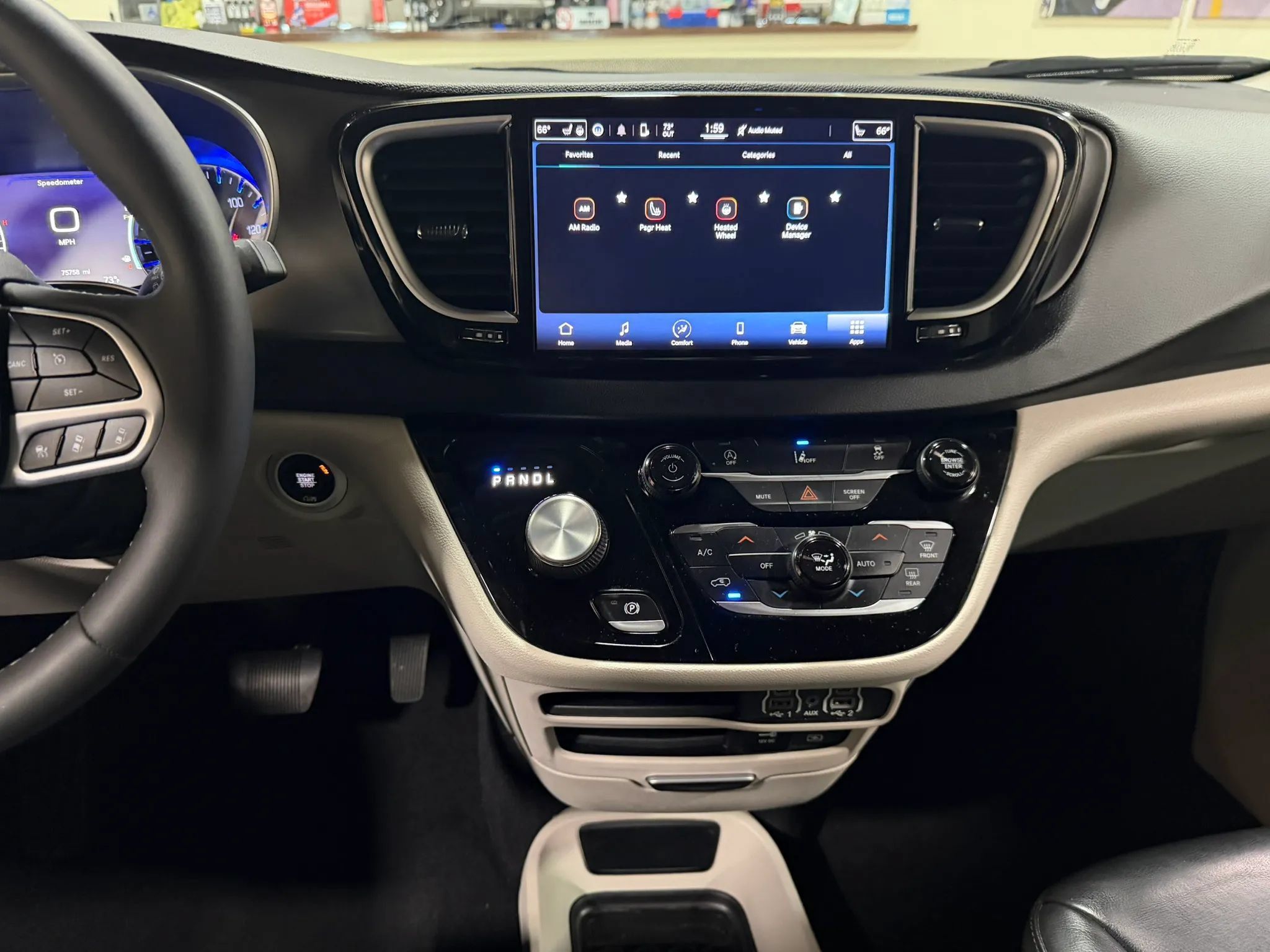Used 2022 Chrysler Pacifica Touring-L FWD image 54
