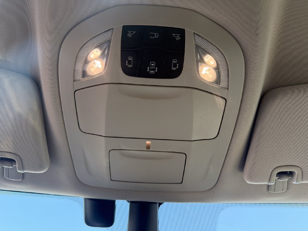 Used 2021 Chrysler Pacifica Touring AWD/4WD image 33