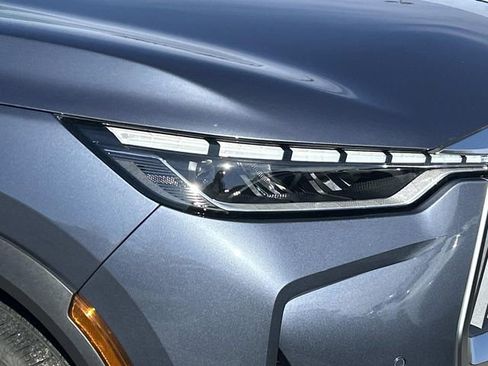 New 2026 INFINITI QX60 Luxe w/ Family Package AWD/4WD image 10