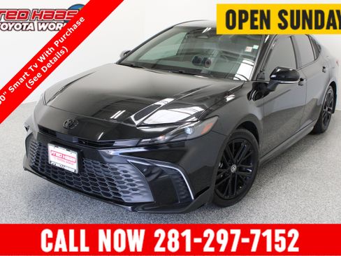 Used 2026 Toyota Camry SE w/ Convenience Package FWD image 1