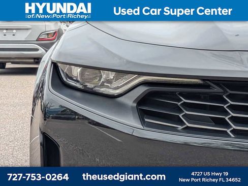 Used 2019 Chevrolet Camaro LT w/ RS Package image 9