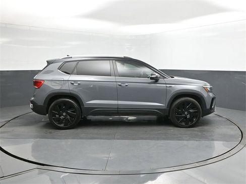 Used 2024 Volkswagen Taos SE image 26