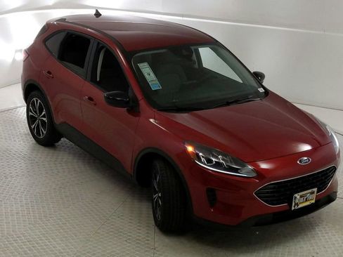 Used 2021 Ford Escape SE w/ SE Sport Appearance Package FWD image 13