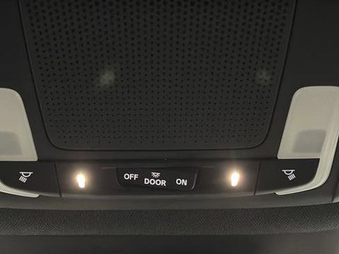 Used 2023 Honda Pilot Sport image 31