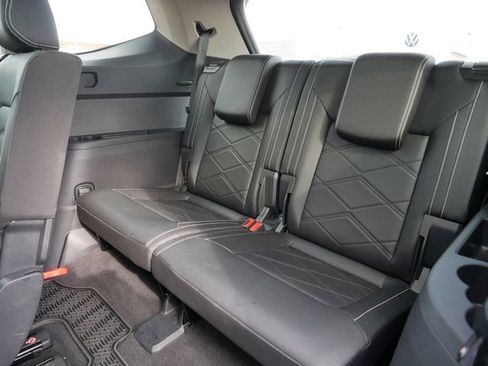 Certified 2025 Volkswagen Atlas SE w/ Panoramic Sunroof Package AWD/4WD image 18