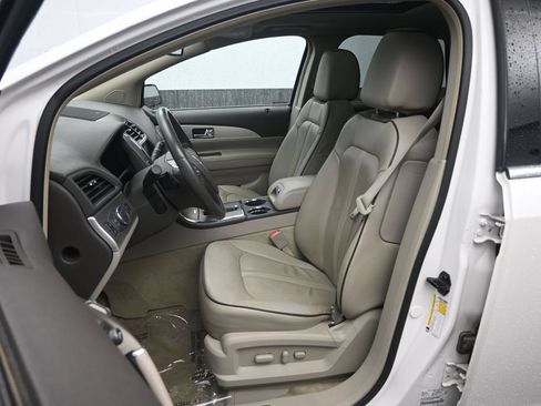 Used 2015 Lincoln MKX AWD w/ Equipment Group 102A image 16