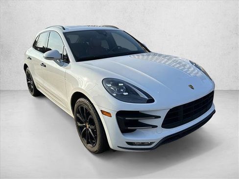 Used 2017 Porsche Macan Turbo image 3