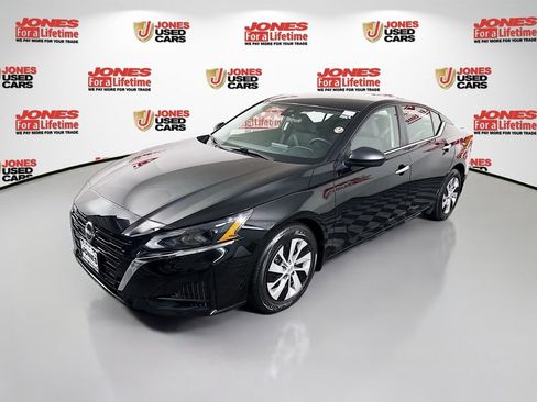 Certified 2024 Nissan Altima 2.5 S FWD image 12