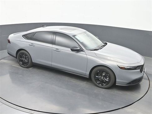 Certified 2025 Honda Accord SE image 17