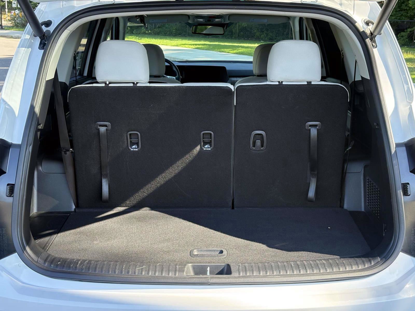 Certified 2025 Kia Telluride EX w/ EX Captain's Chair Package AWD/4WD image 9
