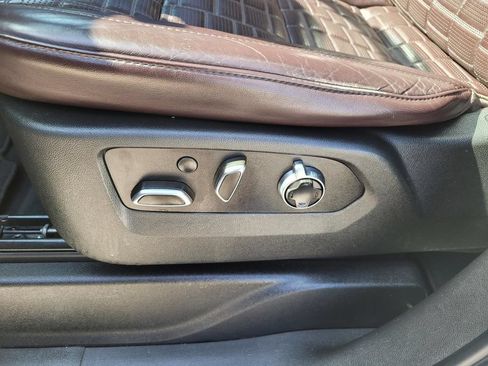 Used 2021 Cadillac Escalade Premium Luxury Platinum AWD/4WD image 25