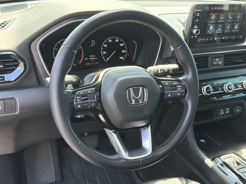 Used 2023 Honda Pilot Touring image 23