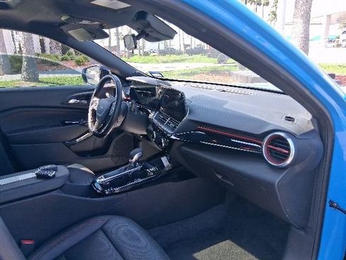 Used 2024 Chevrolet Trax RS w/ Sunroof Package FWD image 10