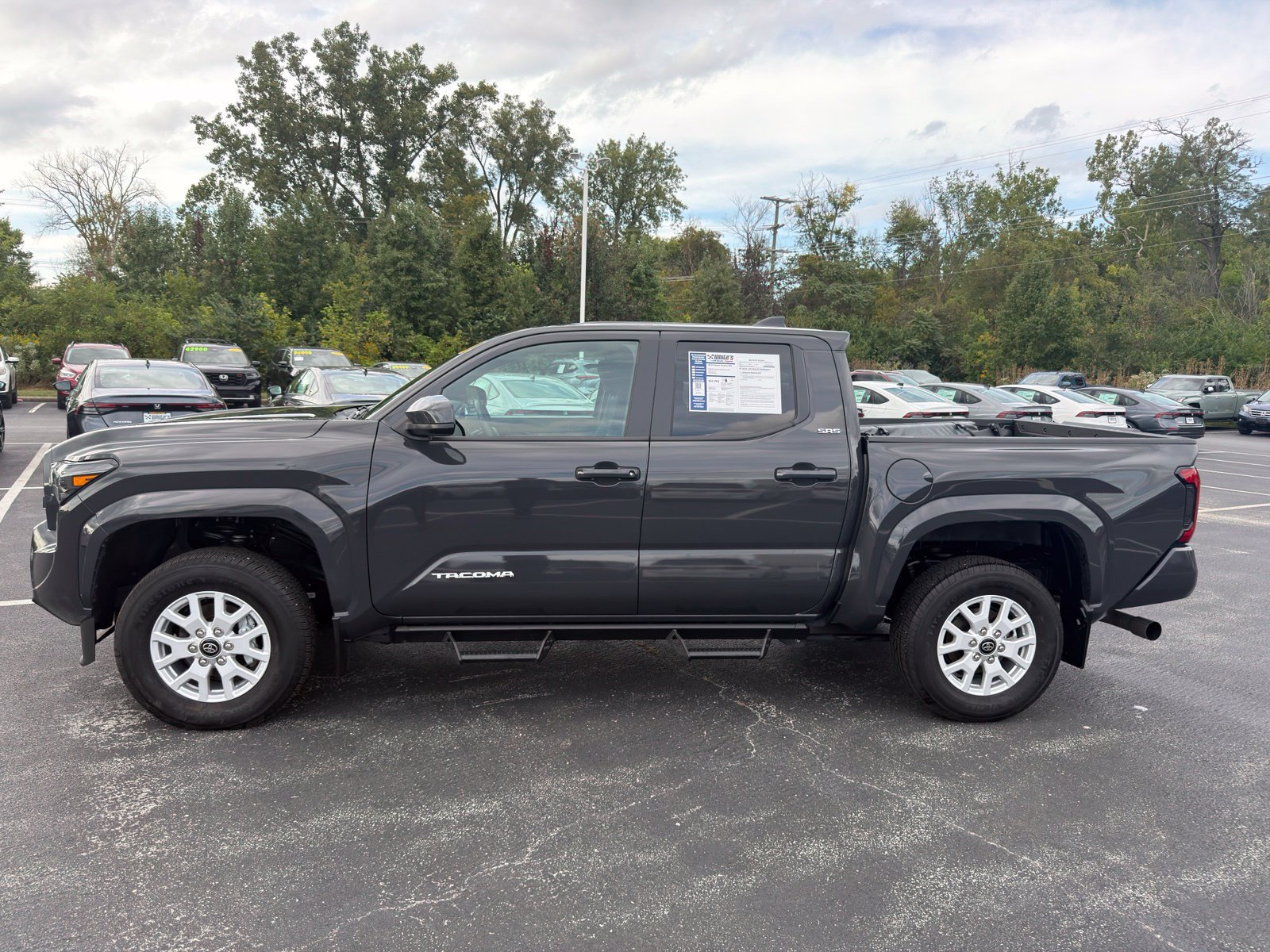 Used 2024 Toyota Tacoma SR5 AWD/4WD image 3