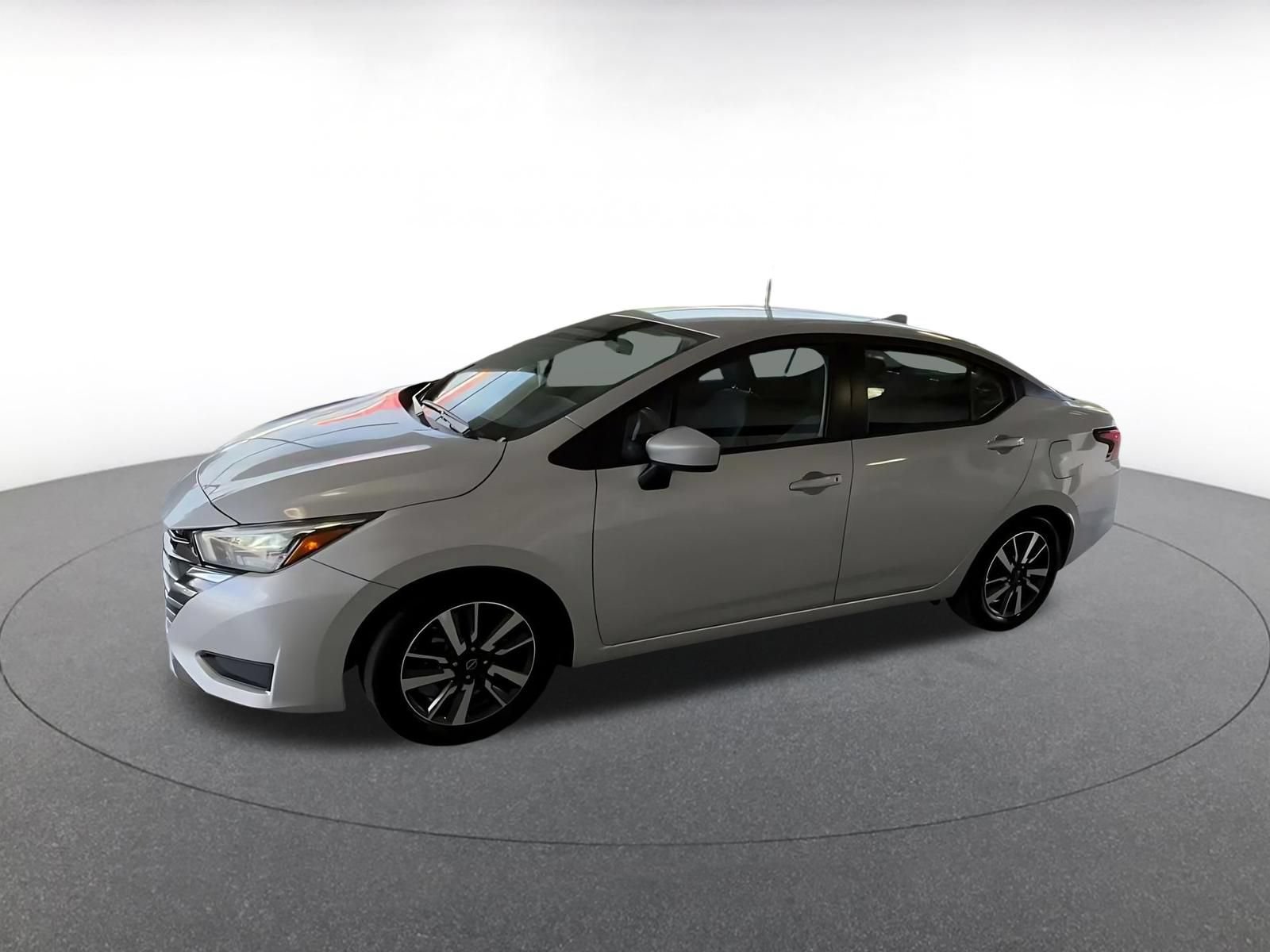 Used 2025 Nissan Versa SV FWD image 7
