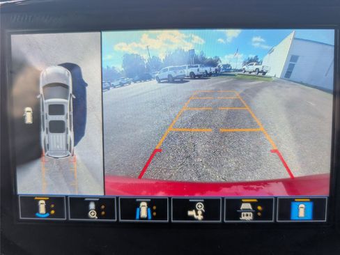 Used 2023 Chevrolet Traverse High Country image 15