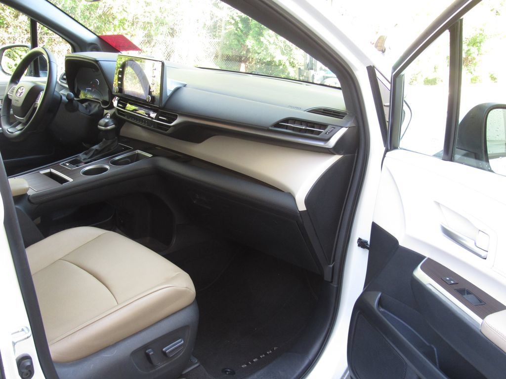 Certified 2023 Toyota Sienna XLE w/ XLE Plus Package AWD/4WD image 19