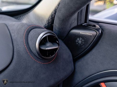 Used 2026 McLaren 750S RWD image 15