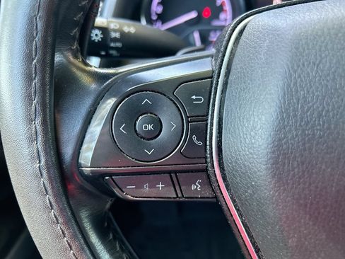 Used 2019 Toyota Camry SE FWD image 16