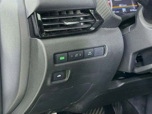 Used 2024 Nissan Sentra SV image 12