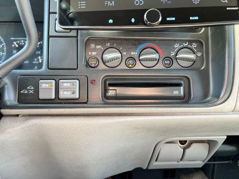 Used 1997 Chevrolet Tahoe LS w/ Preferred Equipment Group 2 image 17