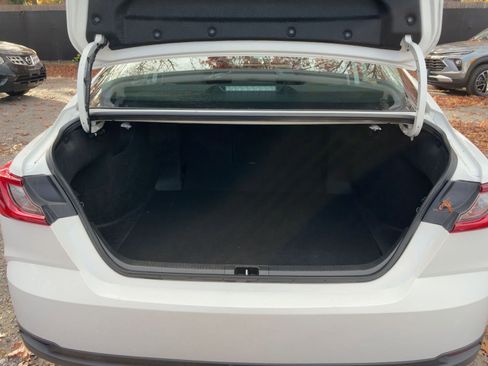 Used 2025 Toyota Camry LE image 15