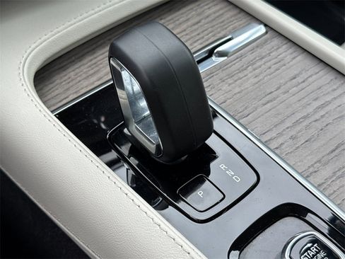 Certified 2023 Volvo XC90 B6 Plus w/ Protection Package Premier image 22