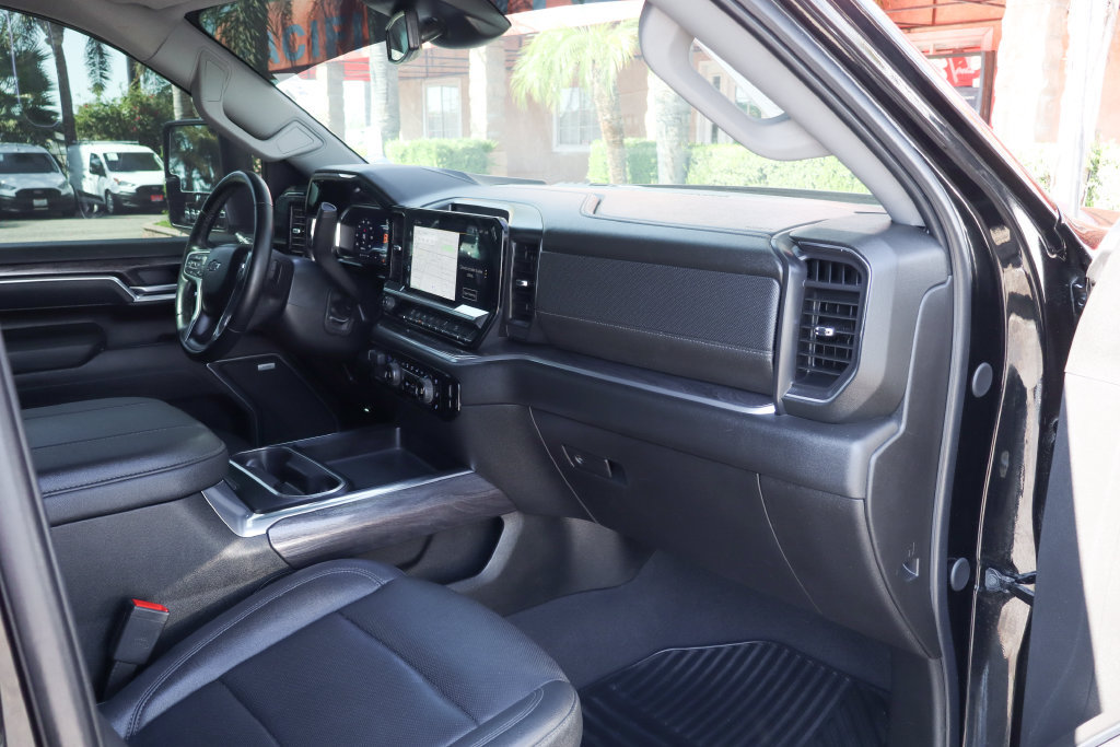 Used 2025 Chevrolet Silverado 2500 LTZ w/ Trail Boss Package AWD/4WD image 40
