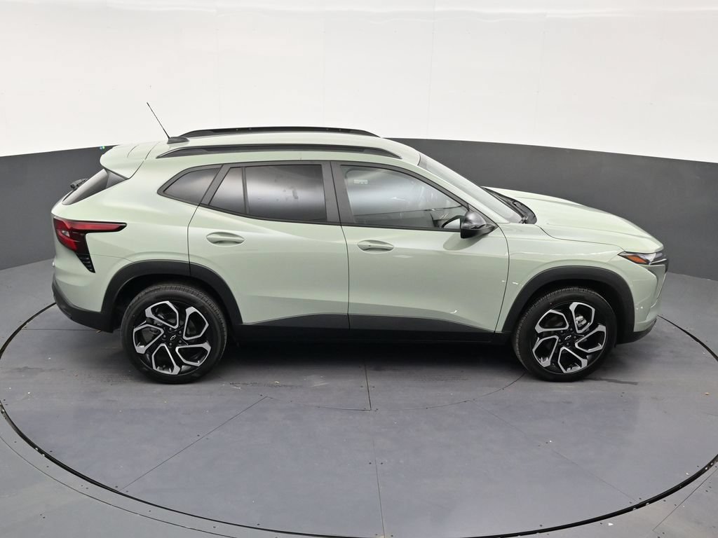Used 2024 Chevrolet Trax RS FWD image 17