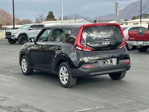 Used 2022 Kia Soul LX FWD image 6