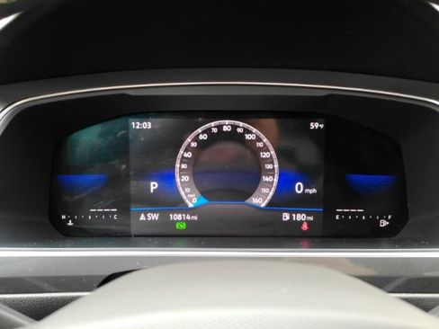 Used 2023 Volkswagen Tiguan SE FWD image 40