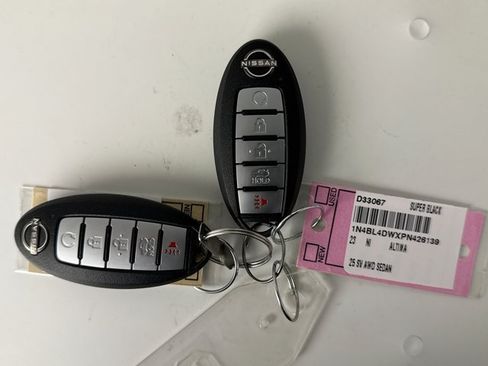 Used 2023 Nissan Altima 2.5 SV AWD/4WD image 19