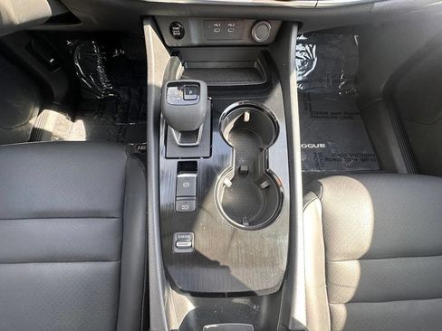 Certified 2025 Nissan Rogue SV w/ SV Premium Package FWD image 24
